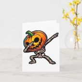 Dabbende Halloween Skelet Jongens Truc Behandeling Kaart (Gele Bloem)