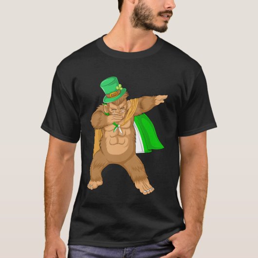 dabbig foot de patricadag t-shirt (Voorkant)