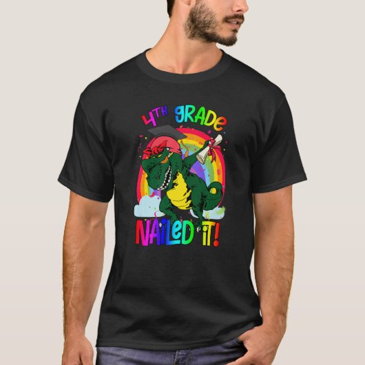 Dabbing 4e Grade Dinosaurus Rex Afstuderen genagel T-shirt (Voorkant)