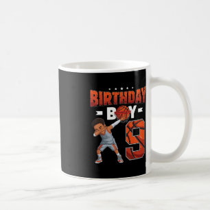 Dabbing basketbalspeler 9 jaar oud jongen 9e geboo koffiemok