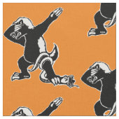 Dabbing Honey badger Stof (Close Up)