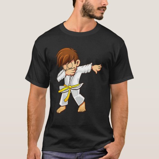 Dabbing martial artists with yellow belt Karate an T-shirt (Voorkant)