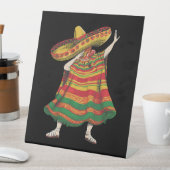 Dabbing Mexicaanse Poncho Cinco de Mayo Fiesta Par Reclamebord Met Voetstuk (Insitu)