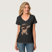 Dabbing Pug met zonnebril Essential T-shirt 572 (Voorkant volledig)