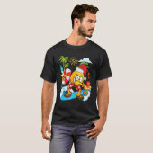 Dabbing Santa Pineapple Playing On Beach Christmas T-shirt (Voorkant volledig)