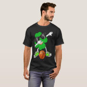 Dabbing Shamrock & Basketball Ball St Patrick's Da T-shirt (Voorkant volledig)