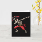 Dabbing Skeleton Pirate Boys Kinder Funny Hallowee Kaart (Gele Bloem)
