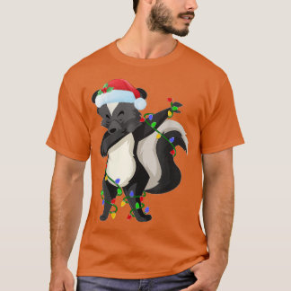 Dabbing Skunk Xmas Licht Funny Santa Skunk T-shirt