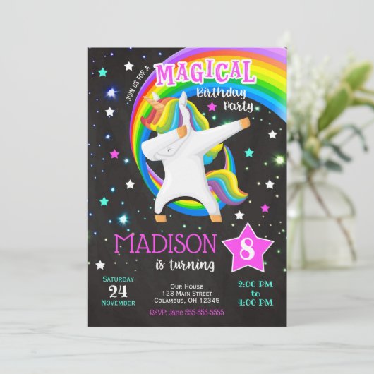 Dabbing Unicorn verjaardagsuitnodiging Kaart (Staand voorkant)