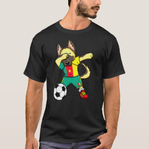 Dabende Duitse Herdershond Kameroen Voetbalfans T- T-shirt