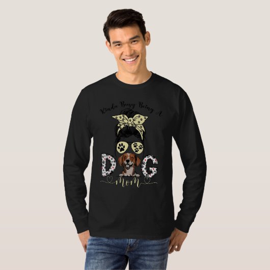 Dachsbracke honden nogal druk bezig zijn een hond t-shirt (Voorkant volledig)