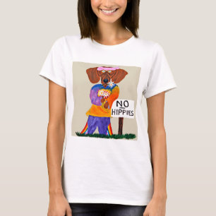 Dachshond Hippie bij bordje Geen Hippies T-shirt