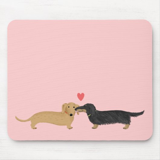 Dachshond Kus met Hart op Roze Muismat (Voorkant)