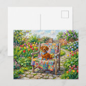 Dachshond zit op een patchwork-tuinstoel tussen briefkaart (Voorkant / Achterkant)