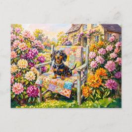 Dachshond zittend op bloemrijke tuintafel scene briefkaart