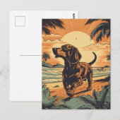 Dachshund bij een tropisch strand tijdens zonsonde briefkaart (Voorkant / Achterkant)