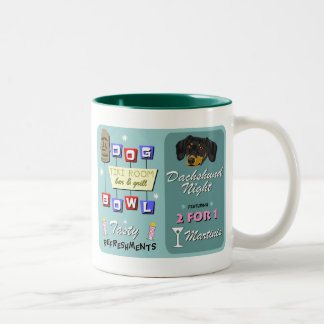 Dachshund Bowling Tiki Night Tweekleurige Koffiemok