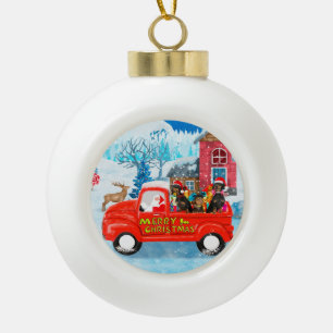 Dachshund Dog in kerstcadeauwagen Keramische Bal Ornament