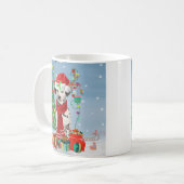 Dachshund Dog in sneeuw met kerstcadeaus Koffiemok (Voorkant links)