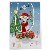 Dachshund Dog in sneeuw met kerstcadeaus Medium Cadeauzakje (Voorkant)