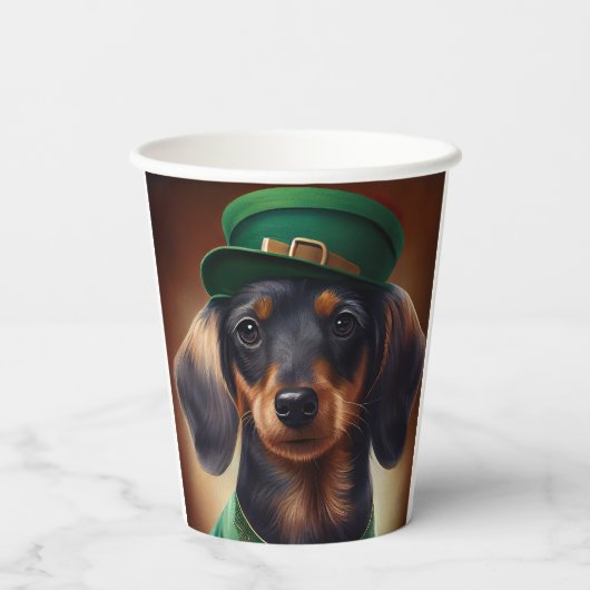 Dachshund Dog in St. Patrick's Day Dress Papieren Bekers (Achterkant)