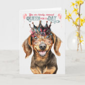 Dachshund Dog Queen voor een Dag Funny Birthday Kaart (Gele Bloem)