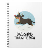 Dachshund door de sneeuw grappige kerst woordspeli notitieboek (Voorkant)