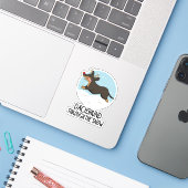 Dachshund door de sneeuw grappige kerst woordspeli sticker (Laptop met iPhone)