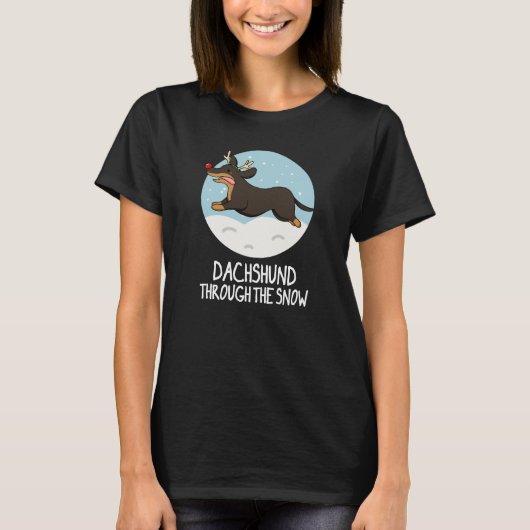 Dachshund doorheen de sneeuwkerst, donkere bg t-shirt (Voorkant)