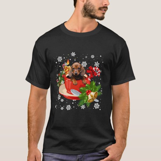 Dachshund en koffie Kerstmis Sneeuw Lichten Pyjama T-shirt (Voorkant)