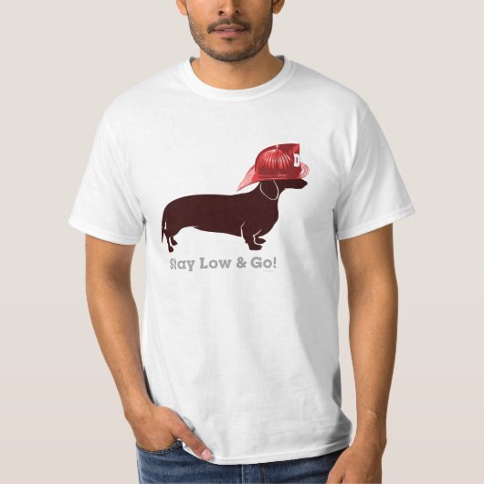 Dachshund Firefighter "Blijf laag" T-shirt (Voorkant)