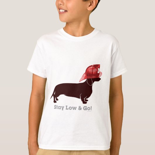 Dachshund Firefighter "Blijf laag" T-shirt (Voorkant)