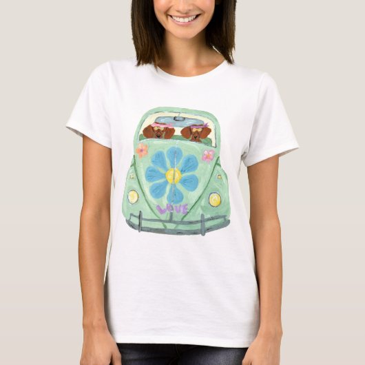 Dachshund Hippies in hun bloeiende liefdesmobiel T-shirt (Voorkant)