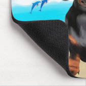 Dachshund-hond op het strand muismat (Hoek)