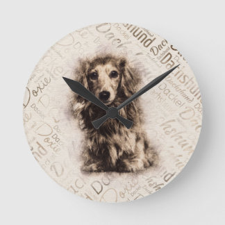 Dachshund-hond van Longhaire Ronde Klok