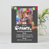 Dachshund hond verjaardag foto uitnodiging (Staand voorkant)