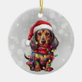 Dachshund hond verpakt in kerstverlichting keramisch ornament (Voorkant)