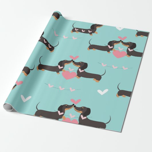 Dachshund-honden in liefde en hart naadloos patroo cadeaupapier (Uitgerold)