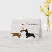 Dachshund-huwelijk gefeliciteerd kaart (Gele Bloem)
