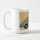 Dachshund in hippie-auto koffiemok (Links)