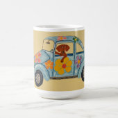 Dachshund in hippieauto koffiemok (Center)