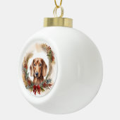 Dachshund Kerstkrans Feestelijke Pup Keramische Bal Ornament (Rechts)