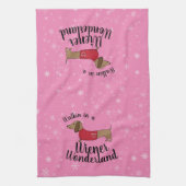 Dachshund loopt in een Wiener Wonderland Doxie  Theedoek (Verticaal)