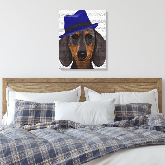 Dachshund met Blue Trilby Canvas Afdruk (Insitu (Slaapkamer))