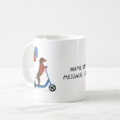 Dachshund op scooter met ballonnen koffiemok (Voorkant links)