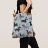 Dachshund Paws and Botten Pattern Blue Tote Bag (Dichtbij)
