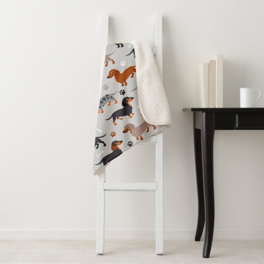 Dachshund Paws en Botten Pattern Grey Sherpa Deken (In situ)