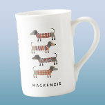 Dachshund Sause Dog - Aangepast Porselein Kop<br><div class="desc">Kleine dachshundworst of wierhonden in houten breien. Ideaal voor hondenliefhebbers en hondenwandelaars. Moderne typografische naam. Originele kunst van Nic Squirrell. Verander de naam om aan te passen.</div>