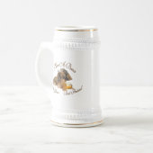Dachshund Shares A Beer Stein Bierpul (Voorkant links)