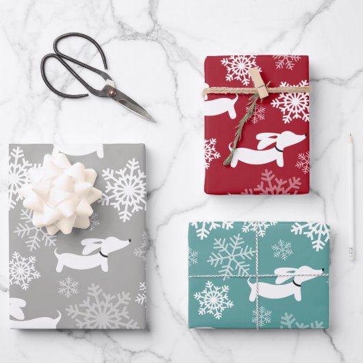 Dachshund Sneeuwvlokken Kerst Zilver Rood & Blauwg Inpakpapier Vel (Voorkant)